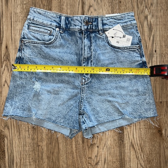 NEW! HP 🥳🥳🥳Zara Seamless Denim Shorts - Picture 12 of 13